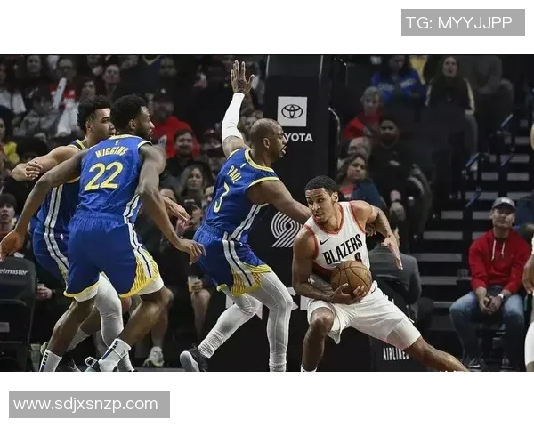 勇士与开拓者季后赛第二场精彩回顾与精彩瞬间分析